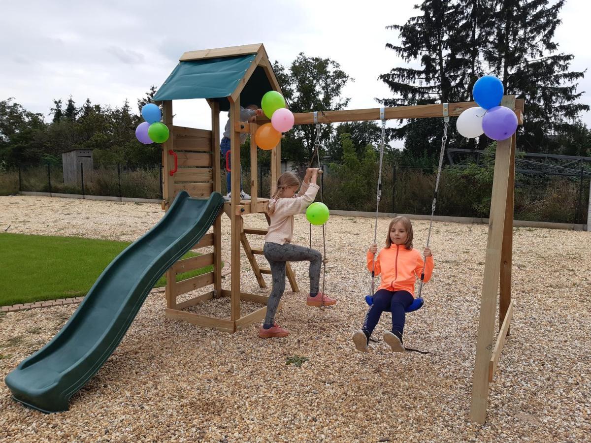Boutique Odyseja & Spa Ciechocinek Ngoại thất bức ảnh Playground in the village
