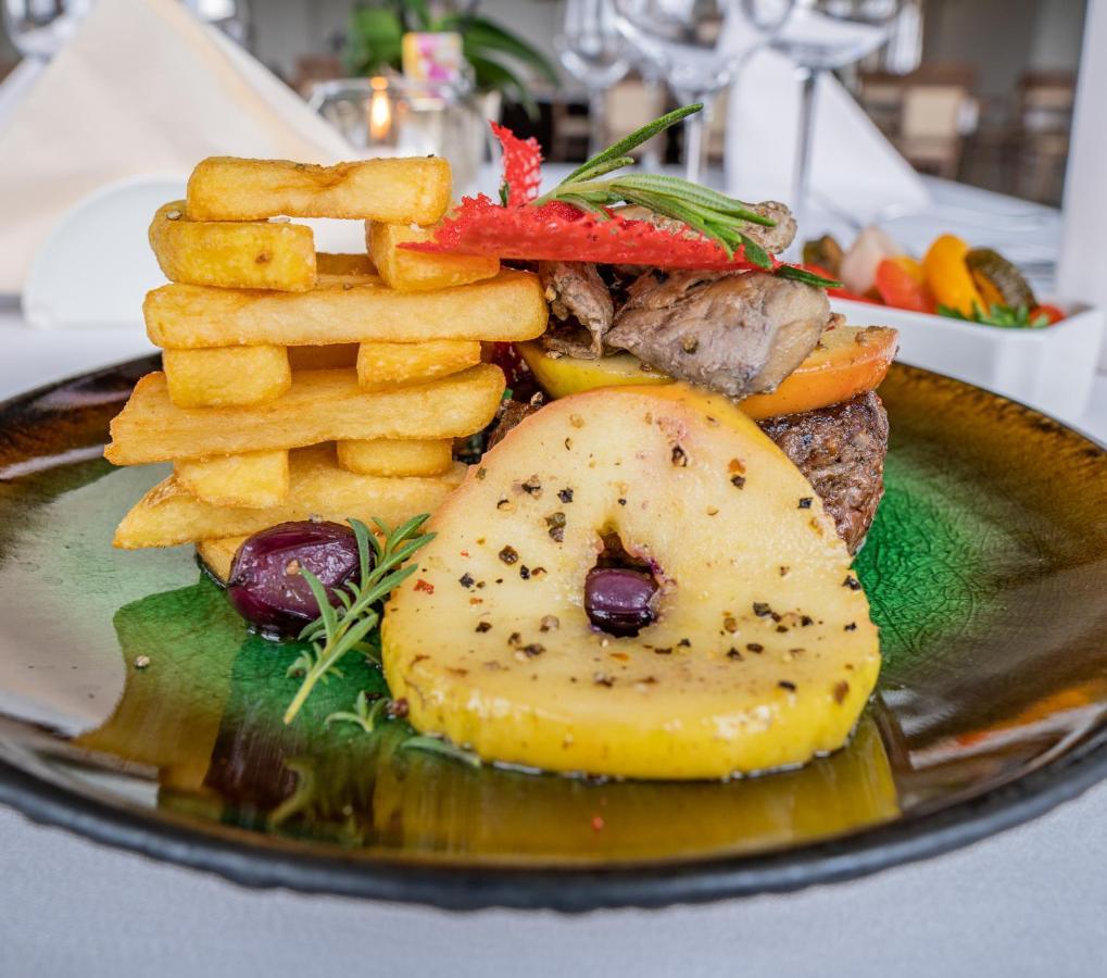 Boutique Odyseja & Spa Ciechocinek Ngoại thất bức ảnh A plate of food
