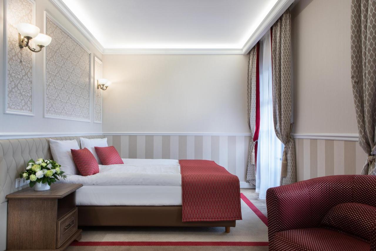 Boutique Odyseja & Spa Ciechocinek Ngoại thất bức ảnh A room at the hotel
